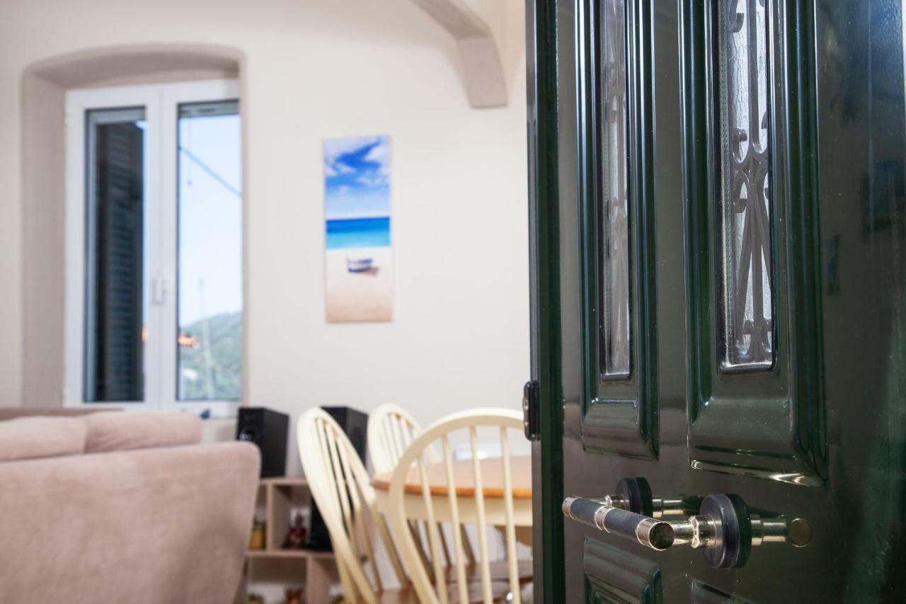 Villa @ Poros Poros Town Ngoại thất bức ảnh