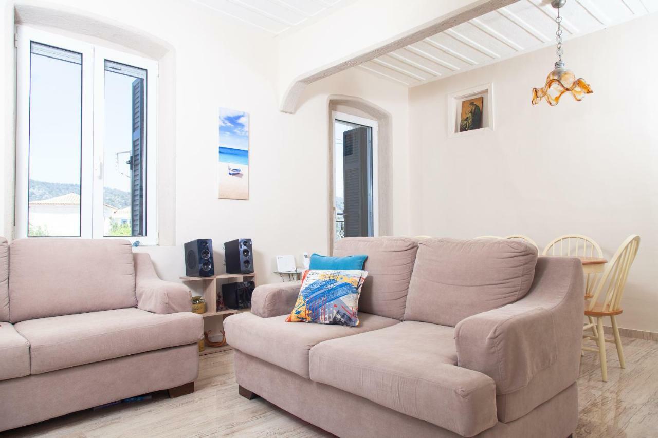 Villa @ Poros Poros Town Ngoại thất bức ảnh